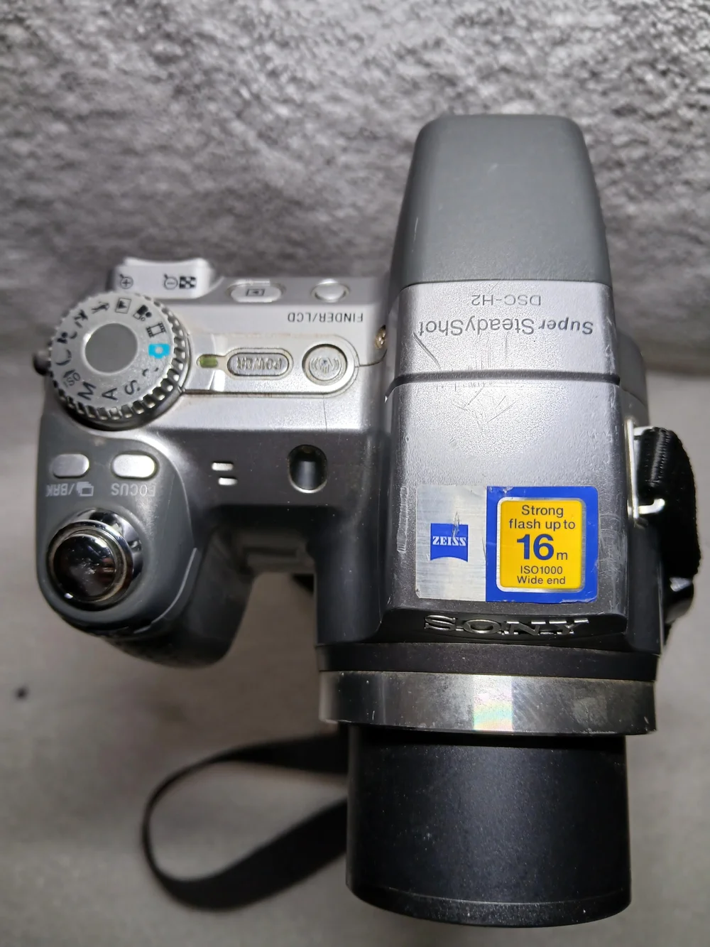 Sony Silver 6.0MP DSLR-Style Camera with Carl Zeiss Lens/RadioShack Tri-pod